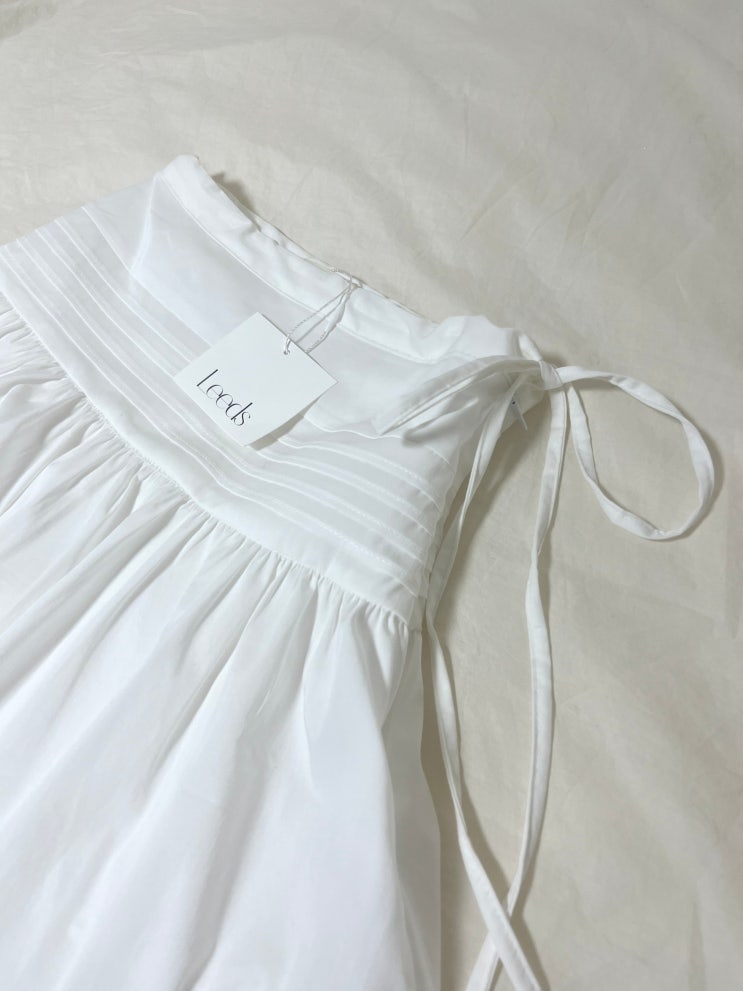 [Leeds] Pintuck Leaf Skirt 리즈 핀턱 리프 스커트 솔직 후기 (돈 아껴드립니다)