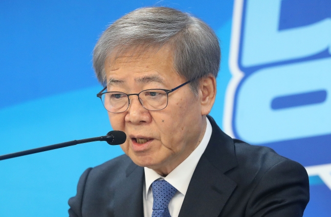 민주당 임혁백 공관위원장, 밀실공천 논란에 "인정…이런 일... 