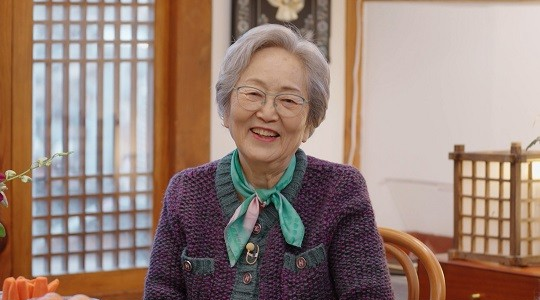 4인용 식탁 배우 <b>김영옥 임영웅콘서트</b> 후일담·나이 프로필 공개