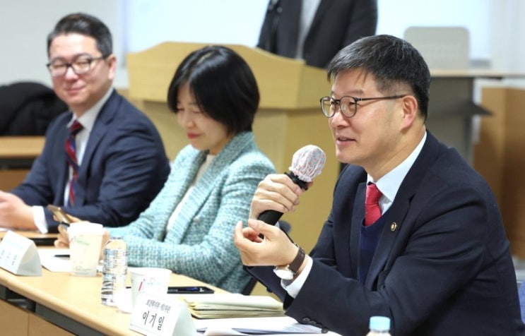 유령아동 비극 없도록… "출생통보·보호출산제 준비 만전" 유령아동 비극 없도록… "출생통보·보호출산제 준비 만전"