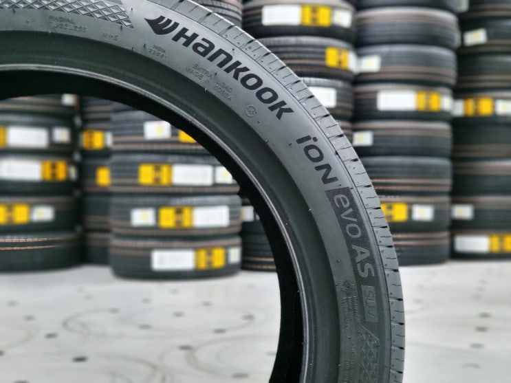  볼보 C40 리차지와 XC40 리차지 타이어 사이즈 및 추천 사양 235/45R20, 255/40R20