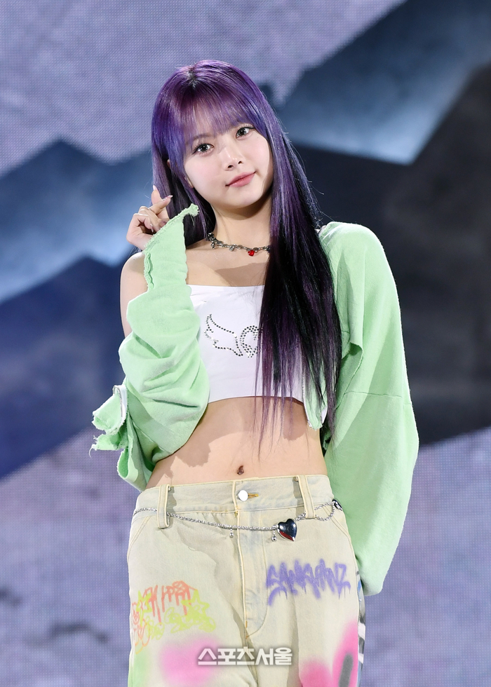 르세라핌, 컴백 쇼케이스 무대...새로운 모습으로 "깜찍하게" 르세라핌, 컴백 쇼케이스 무대...새로운 모습으로 "깜찍하게"