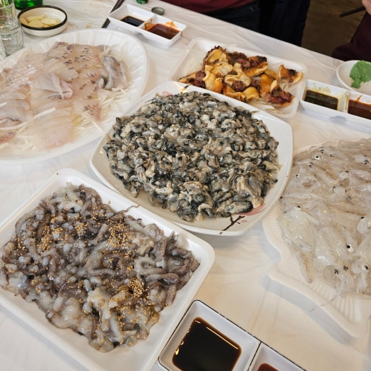  [인천 남동구] 서울 근교 주말 가볼만한 곳, 소래포구 종합 어시장 (feat. 자연산 돌굴, 꼴뚜기 시세 + 바지락 칼국수 제대로 먹는 법)