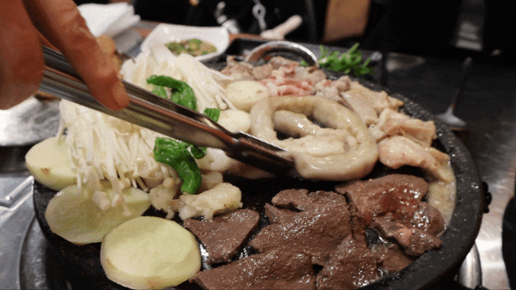  [좌동 맛집] 해운대 곱창전문점 "동춘돌곱창" - 돌판위에 모듬곱창구이 추천