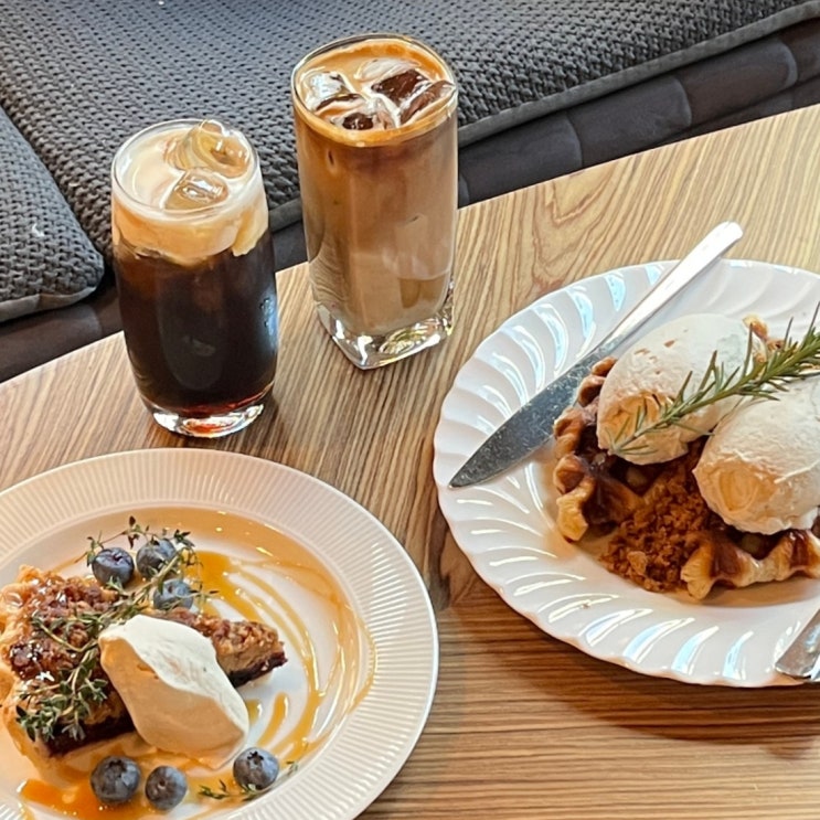  재방문한 홍대 연남동 커피 맛집 연남동 크로플 존맛이었던 홍대 디저트 카페 미라지커피
