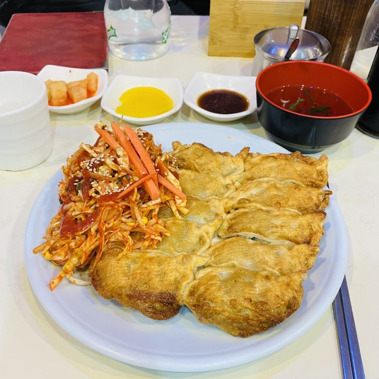  대구 동성로 태산만두 비빔 군만두