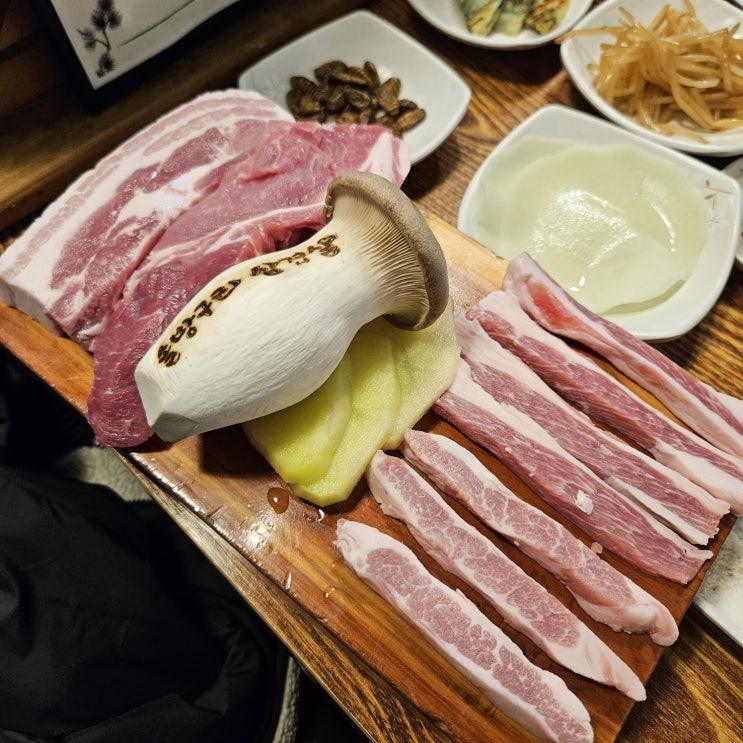  덕천 고깃집, 직접 구워주셔서 너무 편안한 솥방구리삼겹살