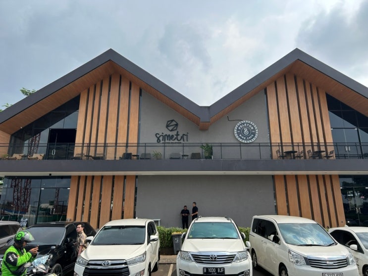  버까시 카페 - Simetri Coffee Roasters Bekasi (2024.02)