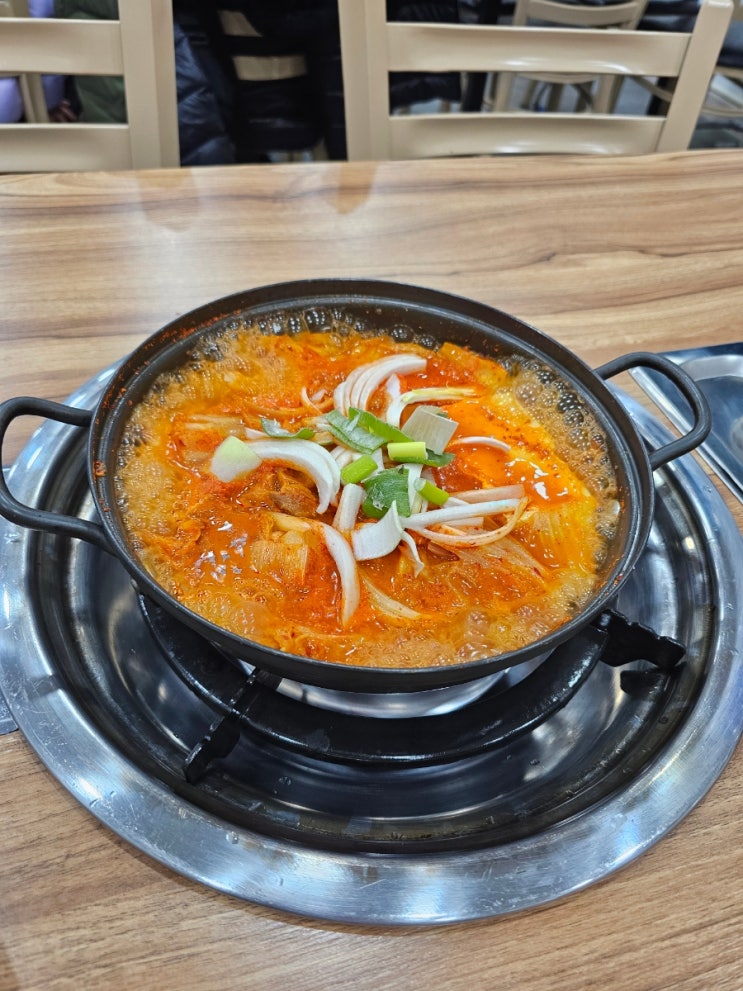 시흥 거북섬 맛집 아쿠아펫랜드 월수금통돼지김치찌개