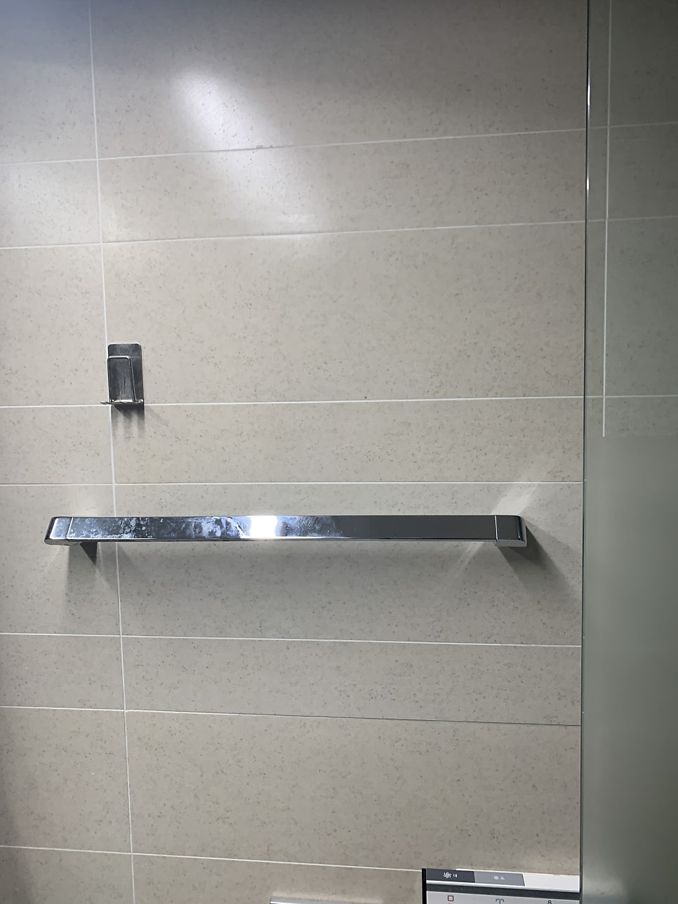 화장실선반 3개도 설치 가능 타일벽 구멍 잘 뚫는 곳
