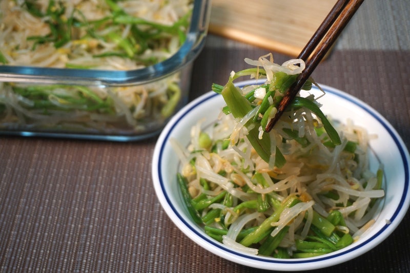 절대! 소금물에 데치지 마세요. 숙주, 미나리 무침은 이 방법이 제일 아삭하고 맛있어요. 숙....
