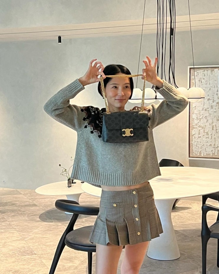  40대 여자 연예인 패션 탑티어 김나영의 매력적인 명품 브랜드 구두로 셀린느 더비 슈즈 추천