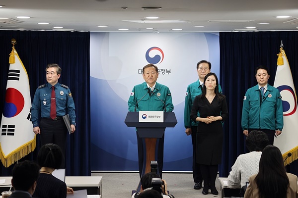 정부, <b>의료계 집단행동</b>에 '강대강' 대처..."주동-배후세력에... 