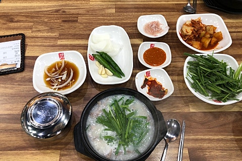 아제돼지국밥 이미지