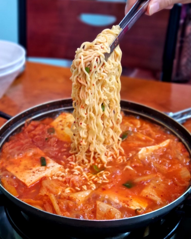  역삼동 점심 추천 푸짐한 김치찌개 맛집