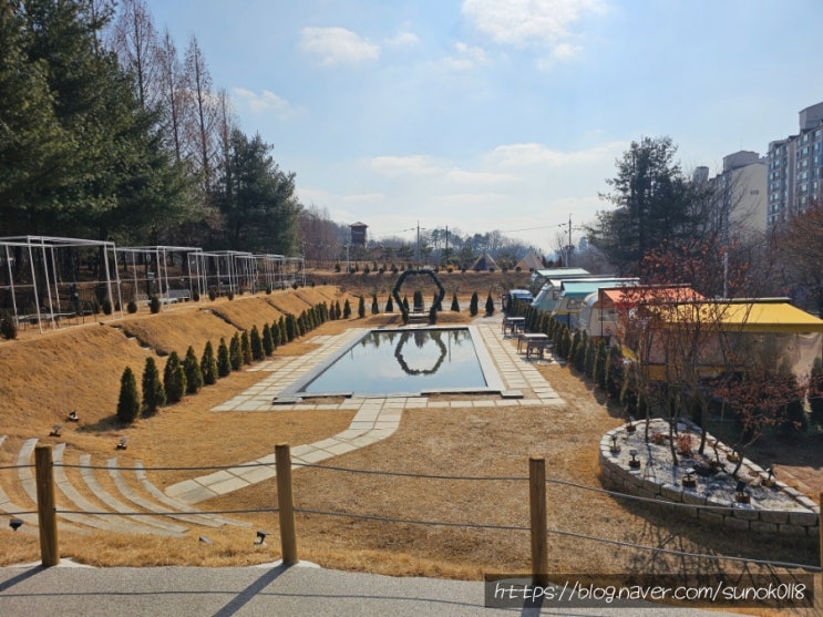  고양 화정 국사봉 모노카페 MONO 캠핑카 정원 카페
