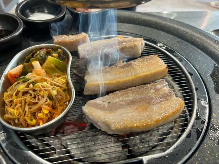  속초 생통삼겹살 원조 부안집 속초 청초호점