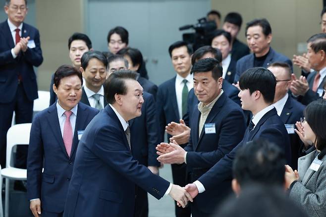 "<b>원전</b>이 곧 <b>민생</b>" 尹, 탈<b>원전</b>... 에라 미친놈아 그러고도 <b>대통령</b>... 