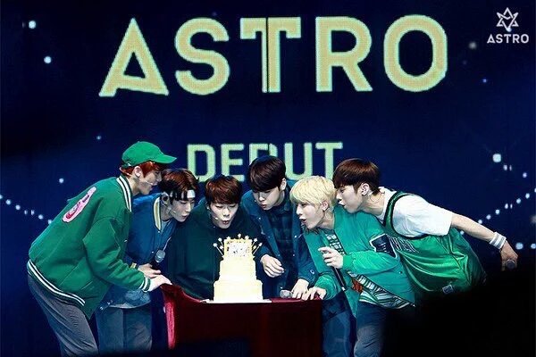 [<b>아스트로</b>]