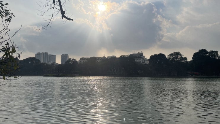  [하노이 관광지] 호안끼엠, 아름다운 호수에서 산책을 (Hồ Hoàn Kiếm / Hoan Kiem Lake)