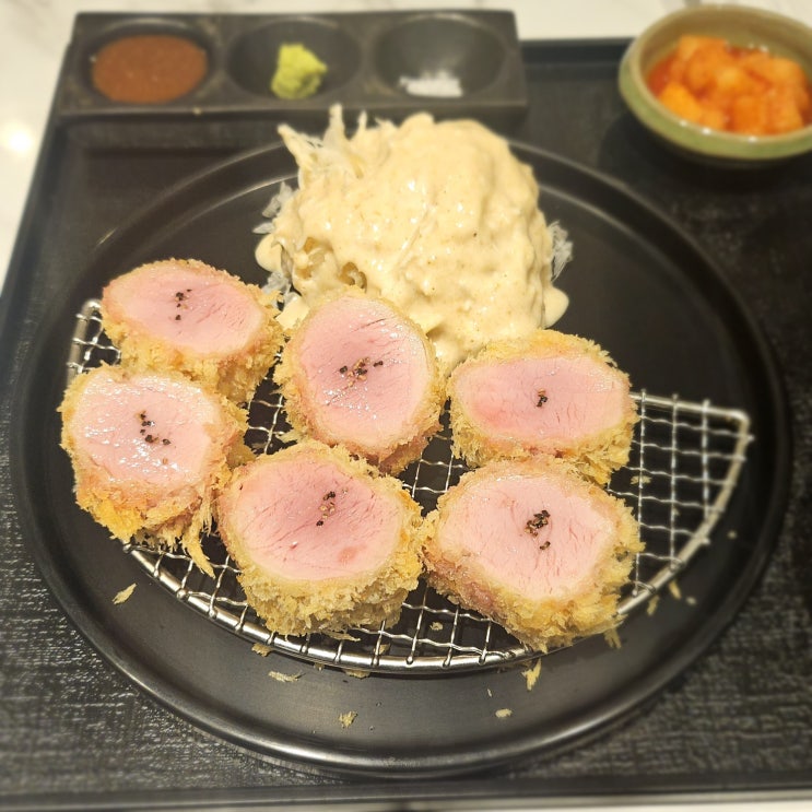  명동 맛집 오제제, 롯데백화점 본점 테이블 서빙 서비스