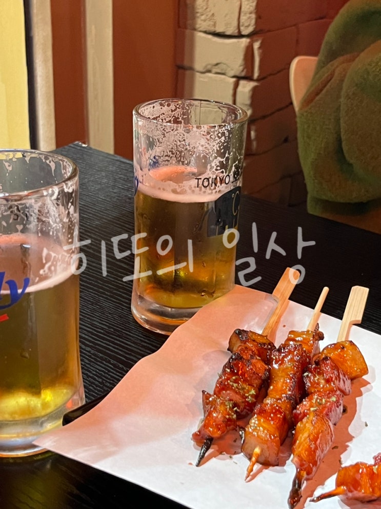  쫀득한 족발 꼬치가 있는 '진월동 술집 도쿄오지상'