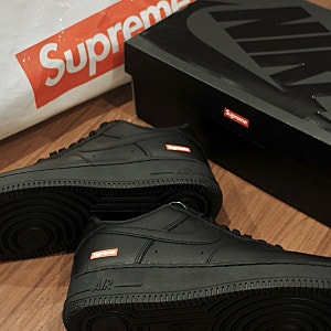 SUPREME NIKE Air Force Black 슈프림 나이키 에어포스 블랙 • 슈프림포스 매장에서 워크인 구매해....