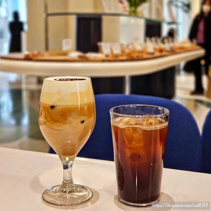 대구 반월당 베이커리 카페, 더현대대구 워킹컵, 다양한 컨셉이 있는 더포럼 by 하이메아욘