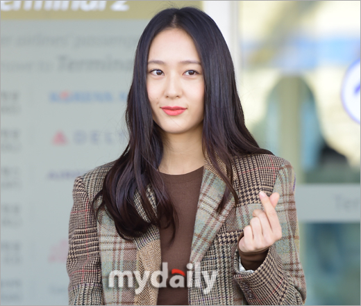 <b>정수정</b>(크리스탈), 새 소속사는 'BANA'…빈지노·250과 <b>한솥밥</b>