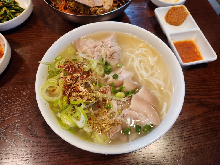  신설동 맛집, 서울에서 제주 고기국수를 맛볼 수 있는 재벌국수