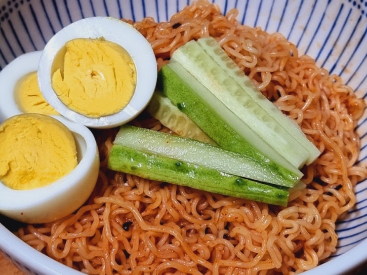  팔도비빔면 광고 레시피 영양성분 칼로리 정보 솔직후기