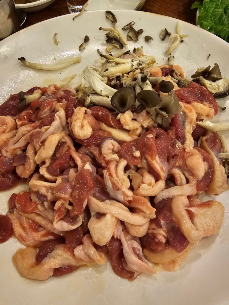  동네 주민들의 찐 맛집 송파 거여 오리주물럭 가야촌 유황오리