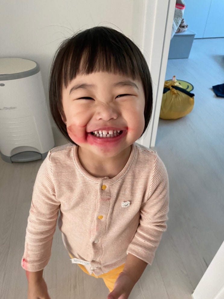  나무, 열매아빠 육아일기(90) - 우리 열매는 콩순이를 너무 좋아하고 따라해.