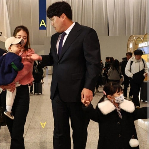 한화 <b>류현진</b> 계약 하루 만에 일본행.."<b>개막전</b> 출전도 가능"