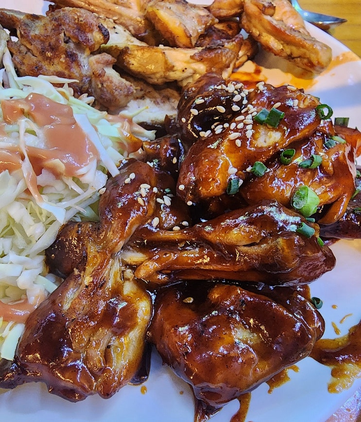  데니쉬바베큐치킨 상일점 - 옛날 양념맛을 고스란히 간직하고 있는 추억의 치킨맛집