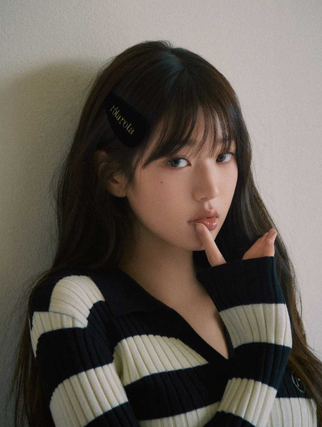  프레피룩 타입의 꾸안꾸 너낌 물씬나는 여자 소개팅룩으로 단가라 케이블 여성 니트 추천 w. 장원영