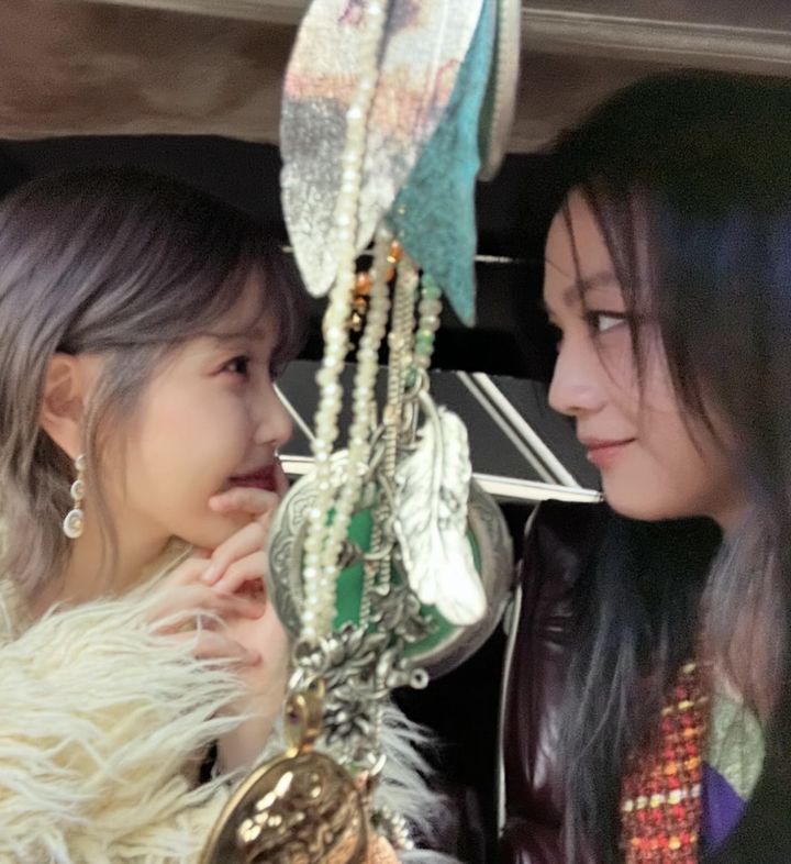 "지은 그거 알아요?" 탕웨이, 아이유에 한글로 쓴 편지에는... "지은 그거 알아요?" 탕웨이, 아이유에 한글로 쓴 편지에는...