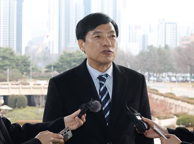민주당, <b>이성윤</b> 전 서울지검장 영입···“윤석열 사이비 <b>검찰</b>... 