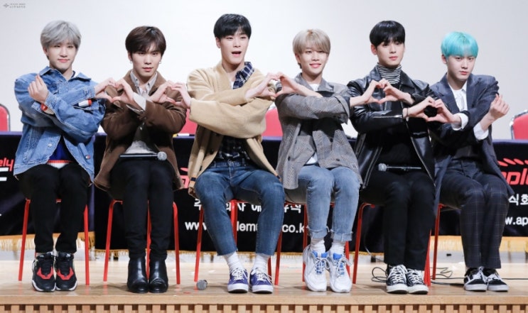 <b>아스트로</b> <b>데뷔 8주년</b> 축하해