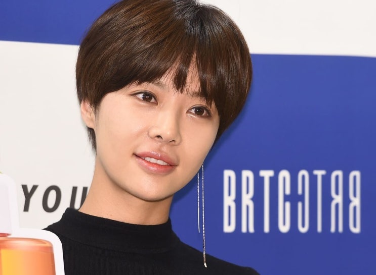 "너 이영돈이지?ㅋㅋ" 황정음, 악플러와 실시간 '살벌한 설전' 벌여 "너 이영돈이지?ㅋㅋ" 황정음, 악플러와 실시간 '살벌한 설전' 벌여