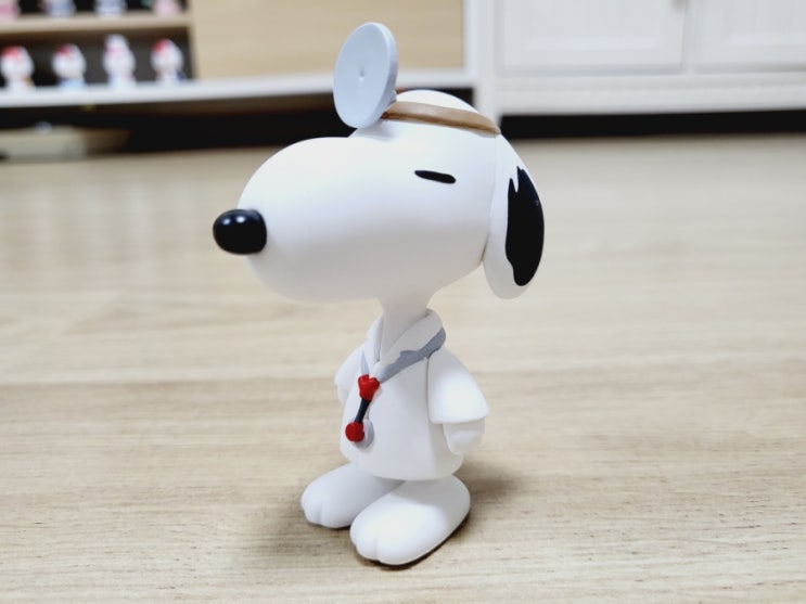  메디콤 토이 UDF No. 722 닥터 스누피 (DOCTOR SNOOPY)