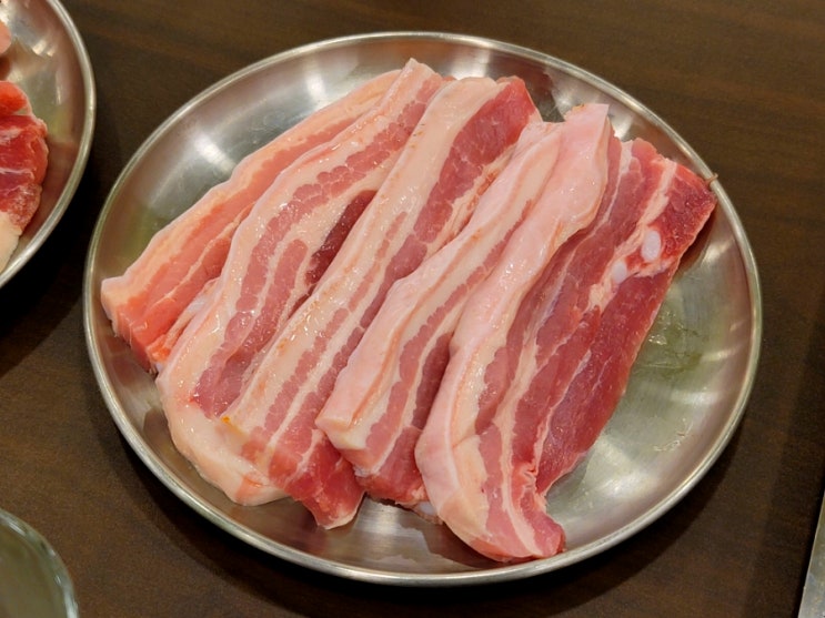  쌍용동 열린치과 맛집 8가지 반찬이 나오는 개미촌