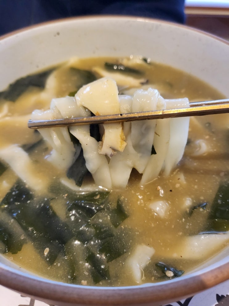  강릉 중앙시장 애견동반 식당 특색있는 전복칼국수 선채향