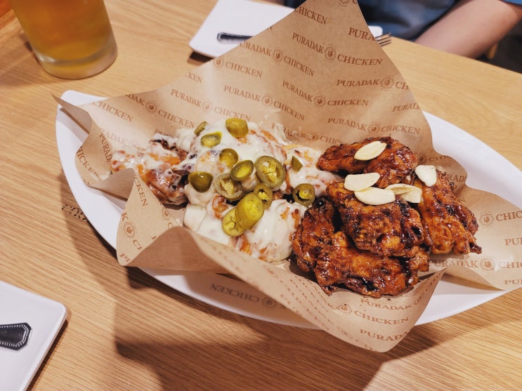  푸라닭 명동점 순살블랙마요 생맥주 한잔
