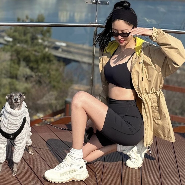  여성 간절기 아우터 NS윤지 듀베티카 바람막이 코디