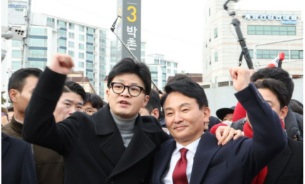 <b>한동훈</b> “저와 <b>원희룡</b>의 인생을 봐달라. 우리와 <b>이재명</b>의 인생... 