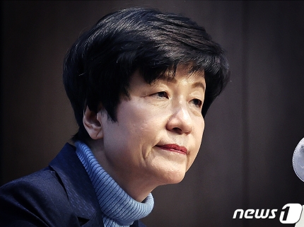 [단독] <b>한동훈</b>, <b>민주</b> 탈당 김영주에 직접 전화…'공식 입당... 
