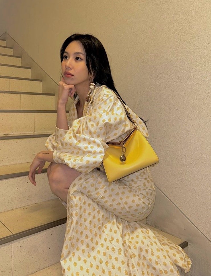 TWICE Chaeyoung's Instagram Bag Info: ETRO Luxury Brand Shoulder Bag, Celebrity Fashion