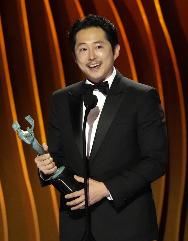 <b>스티븐</b> 연, 미국 <b>배우조합상 남우주연상</b>…TV부문 주요 4개상... 