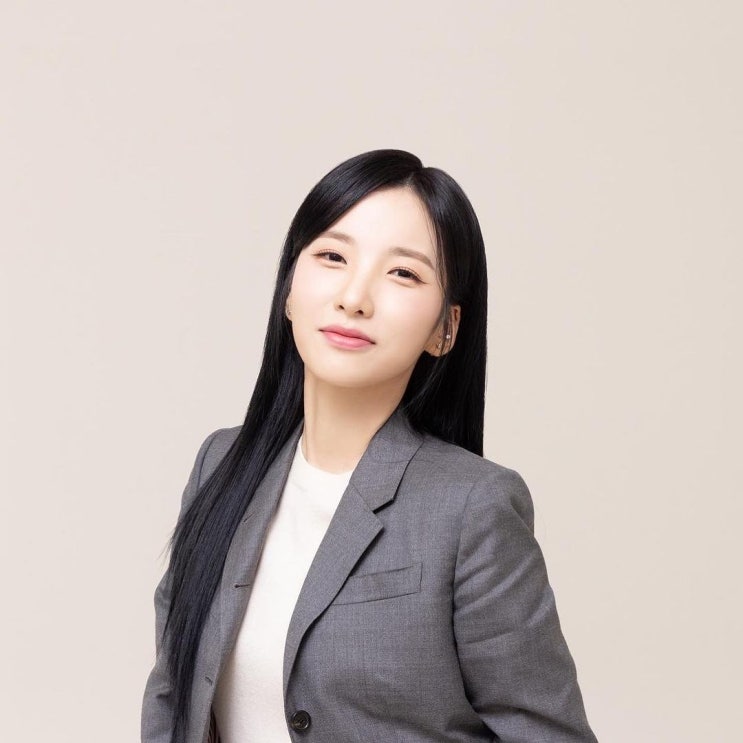  레인보우 지숙의 실패 없는 여자 면접 정장 복장으로 그레이 수트 셋업 패션 추천